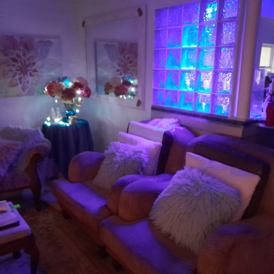 4 Bedroom Property for Sale in Wavecrest Eastern Cape